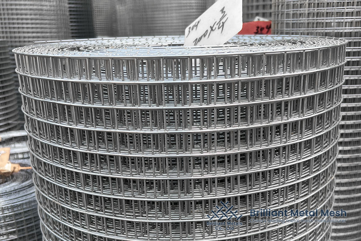 304 Stainless Steel Welded Wire Mesh Rolls 304 Stainless Steel Welded Wire Mesh Rolls